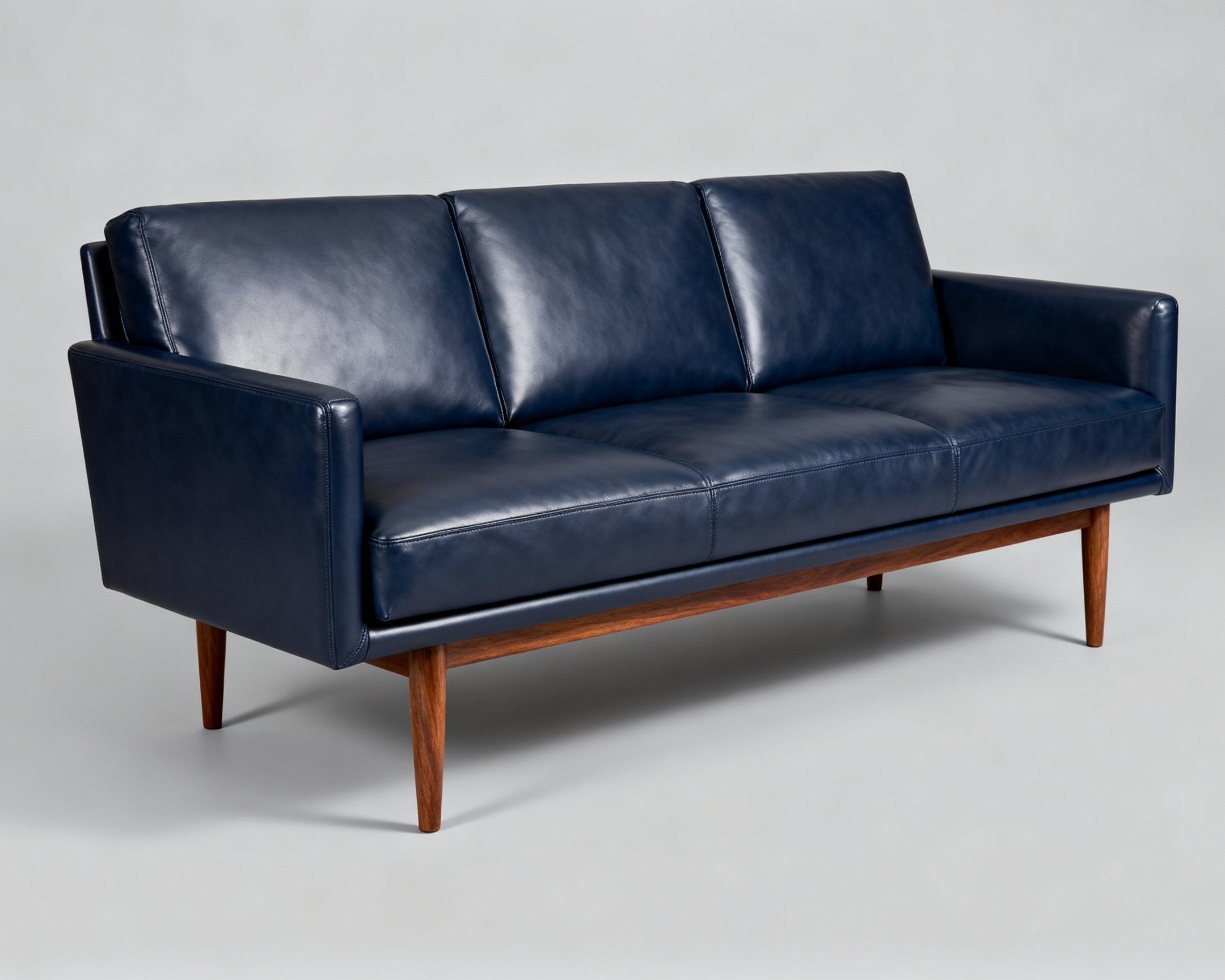 Mid-Century Modern Leather Sofa – Vintage Comfort Three-Seater